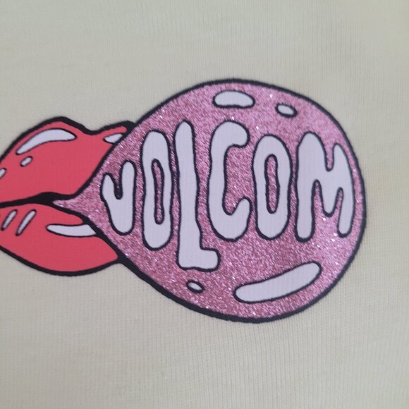 NWT VOLCOM T-Shirt Wmns Sz Small 4/6 Cotton Yellow Red Lips Pink Glitter Bubble - Picture 2 of 9